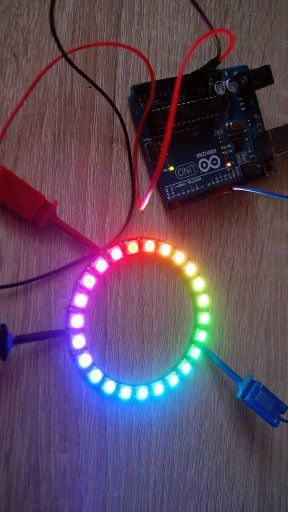 Clignotement de 3 LED (R, G, B) séquentiellement à l'aide du circuit Arduino