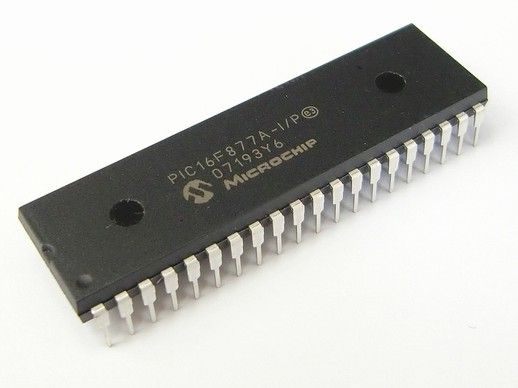 PIC16F877Aマイクロコントローラーを使用した自動ファン速度制御システムの動作