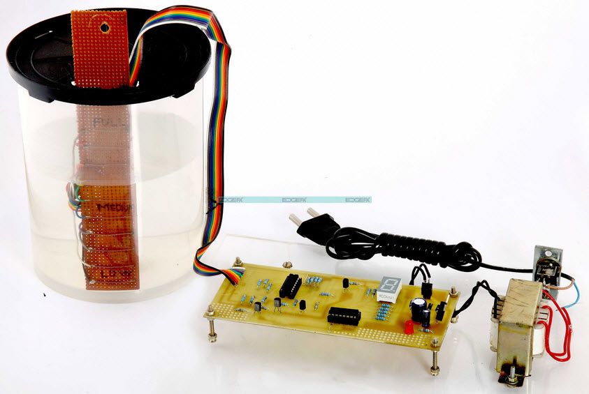 Ultrazvukový regulátor hladiny vody s mikrokontrolérom 8051