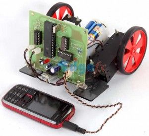 Blok Diyagram ile Çalışan Cep Telefonuyla Çalışan Land Rover Robotik Araç
