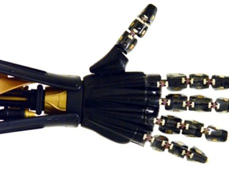 Peau artificielle inventée pour les robots par l'Université nationale de Singapour