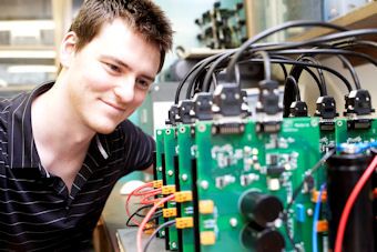 Sprievodca krok za krokom sa stane profesionálnym inžinierom v oblasti elektroniky a komunikácie